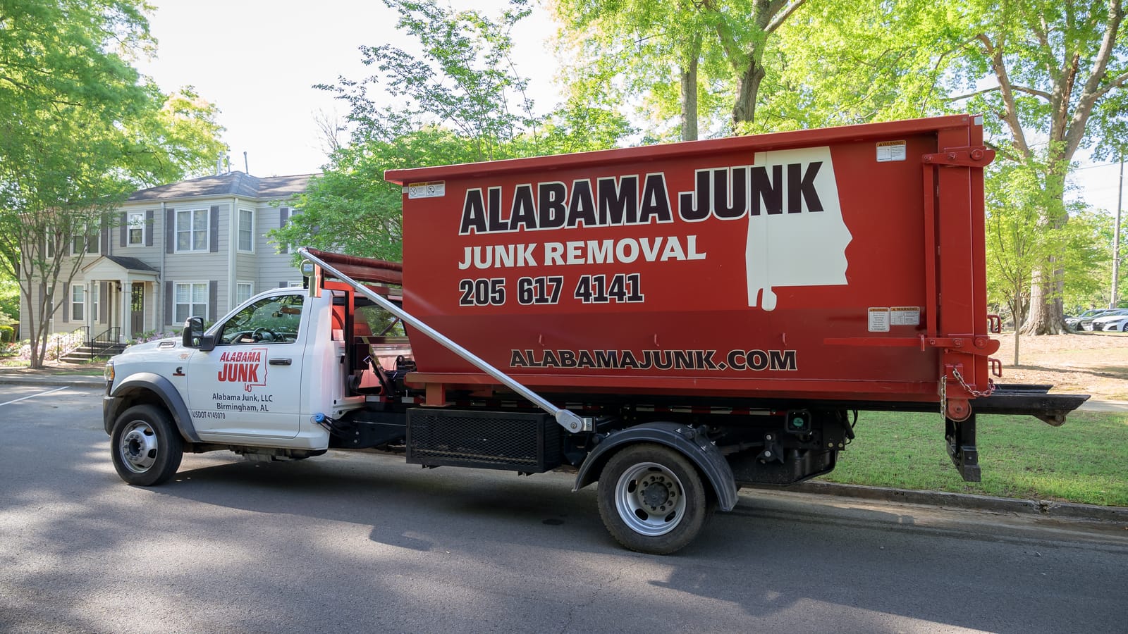 Alabama Junk Removal crew on a job in Hueytown, AL